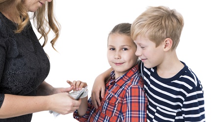 Australian girls receive a bigger allowance than boys