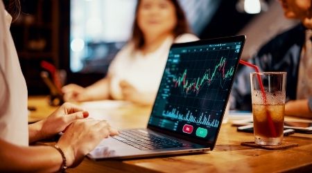 The best share trading platforms to feel green even on red days