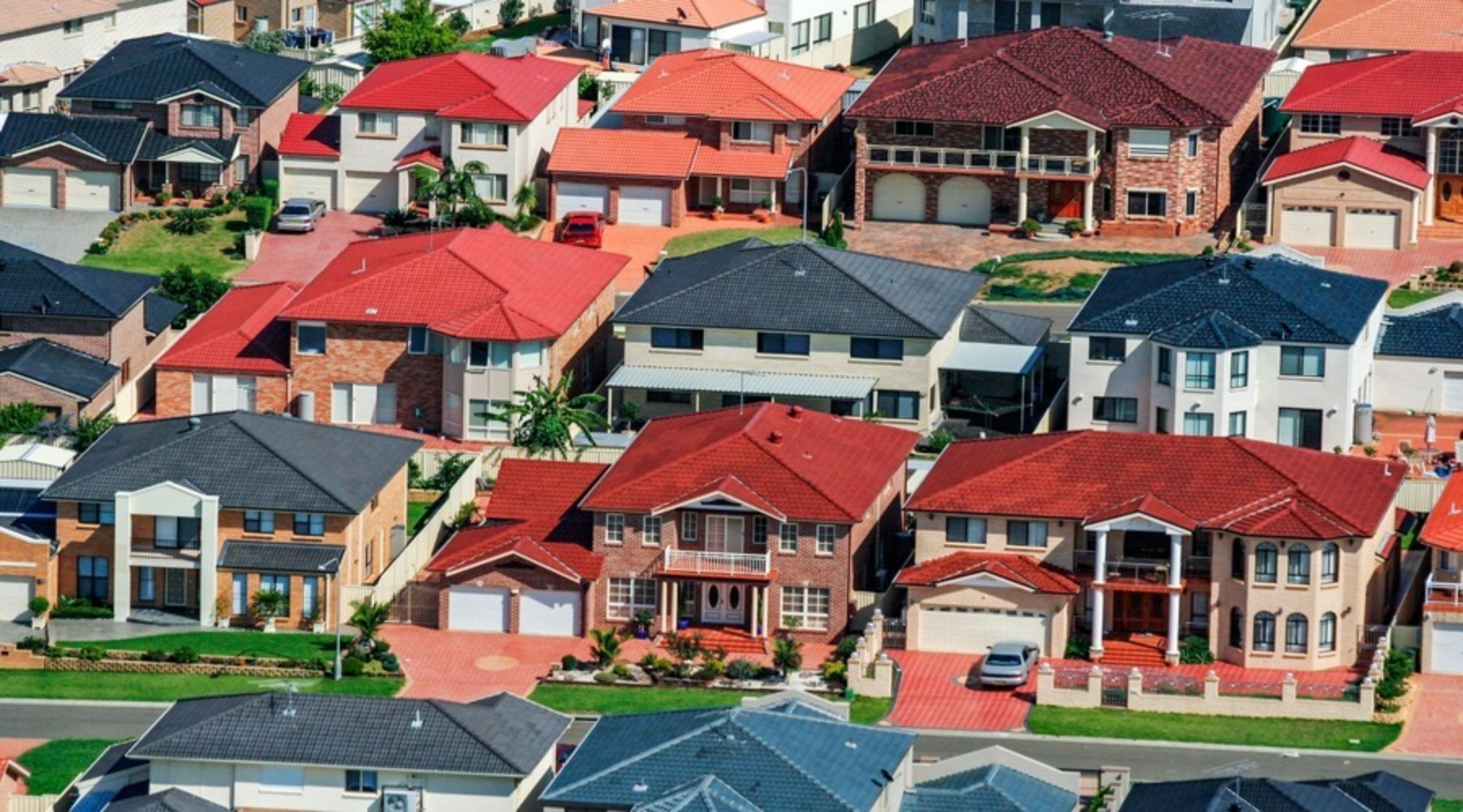 Finder’s RBA Survey: Cash rate holds in June but experts warn of looming hike