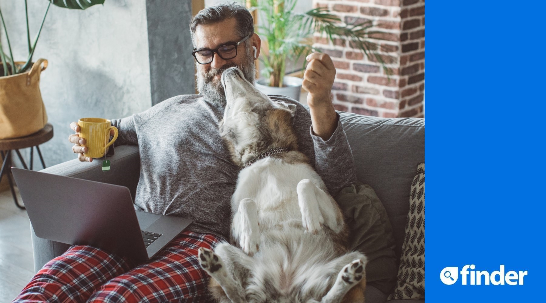 Owner_With_Pet_Dog_Getty_1800x1000