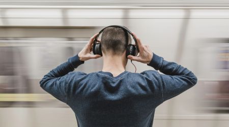 Aussies are struggling to save money, and gen Z blame themselves