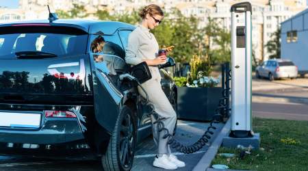 Aussies turn to electric vehicles, but is it worth it?