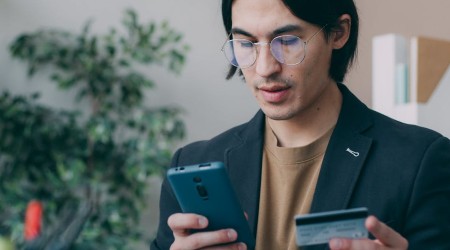 Apps vs. Credit Cards: Which Is Better for Cash Advance in 2025?