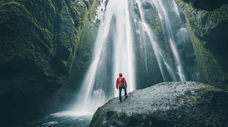 Best ways to spend travel money in Iceland