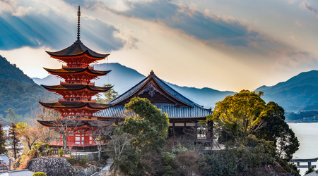 Best eSIM for Japan 2025 | £20 sign-up bonus