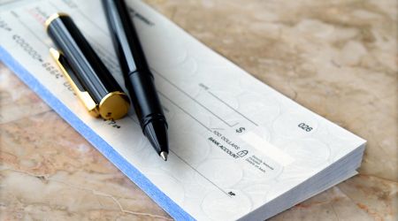 How to write a cheque in Canada