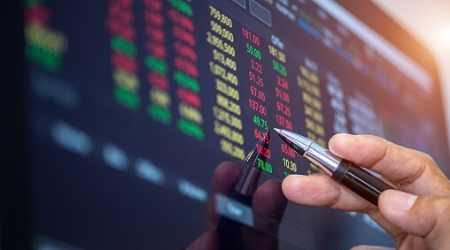Investing in financial stocks