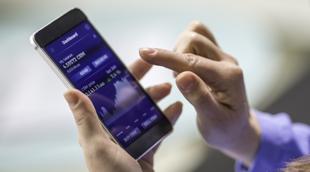 How to invest in blockchain stocks