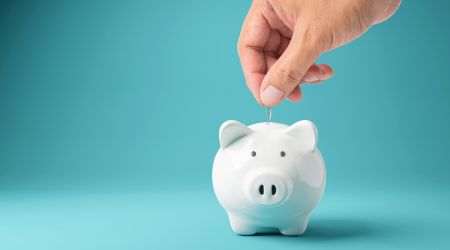What are the best stocks for beginners with little money to invest?